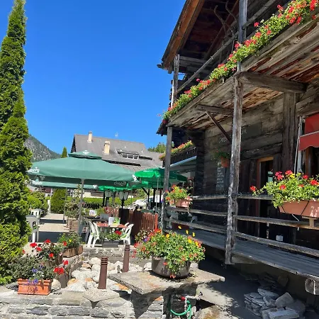 Au Vieux アパート