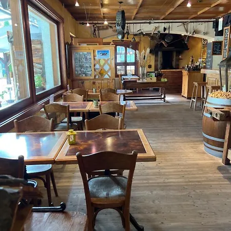 Au Vieux アパート