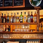 尚佩克斯欧维耶酒店 *